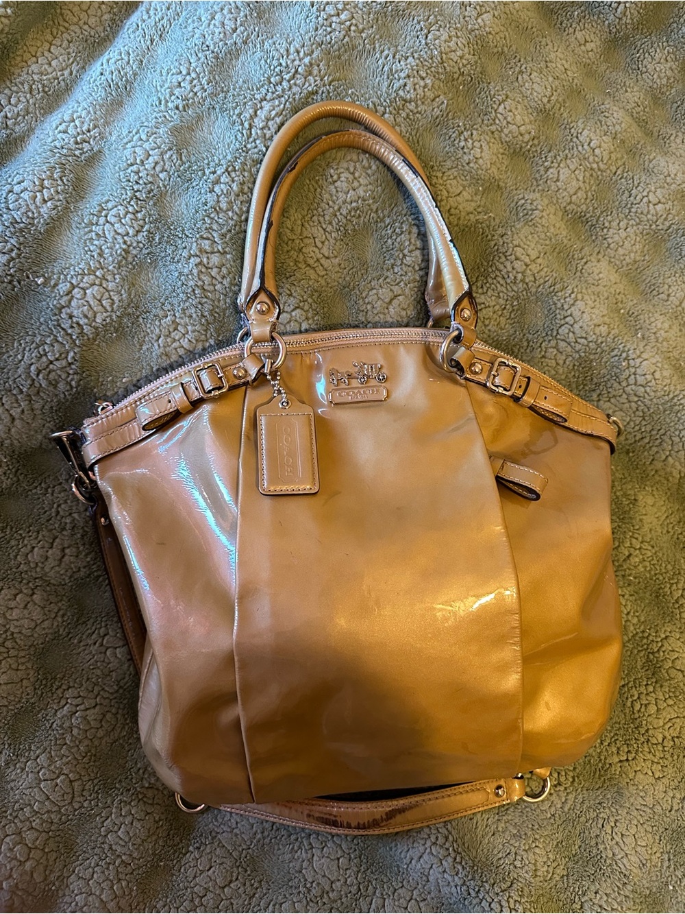 Coach Glossy Patent Leather Madison Lindsey Shoulder Bag in Tan/Gold